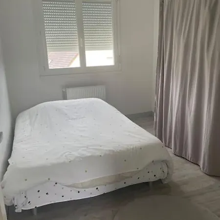 Maison En Location * לה מאנש